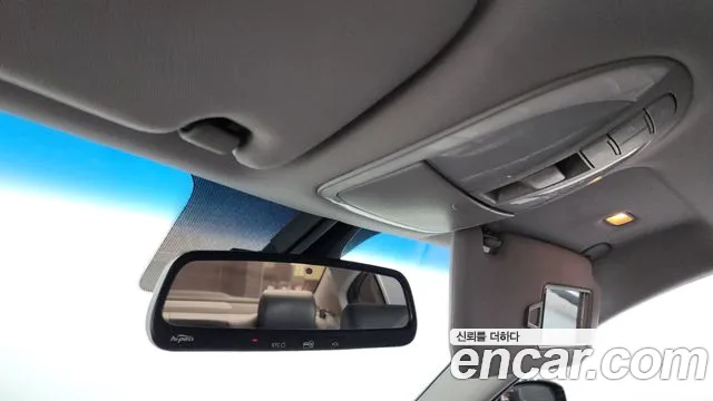 Hyundai Genesis 2011 thumb 10