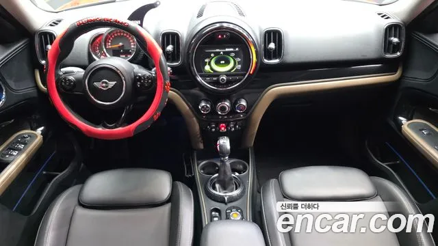 Mini Countryman 2017 thumb 10