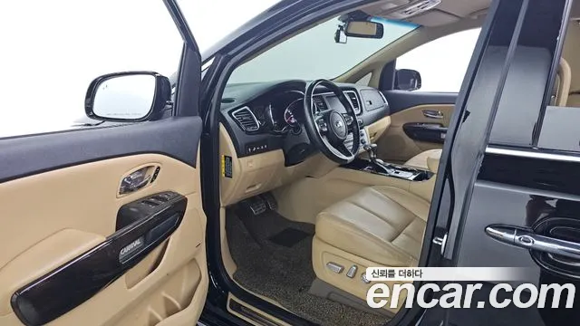 Kia Carnival 2018 thumb 9