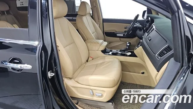 Kia Carnival 2018 thumb 3