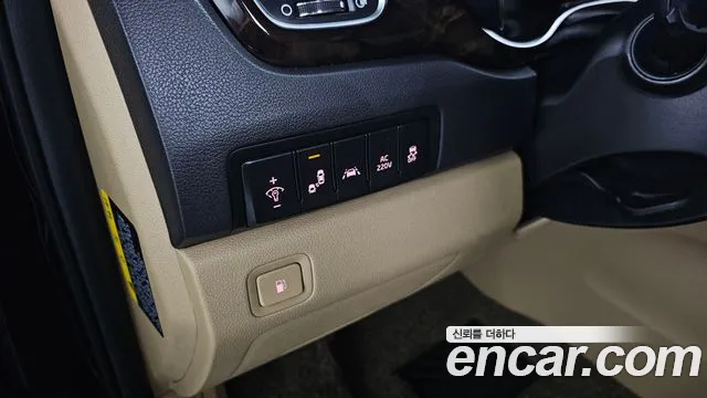 Kia Carnival 2018 thumb 12
