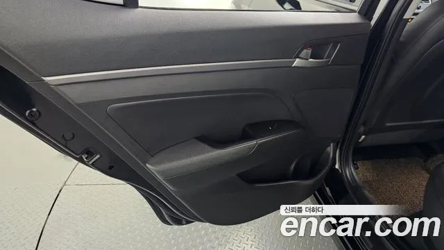 Hyundai Avante 2017 thumb 2