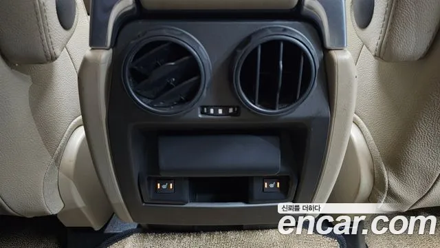 Land Rover Discovery 2014 thumb 6