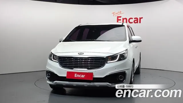 Kia Carnival 2015 thumb 11
