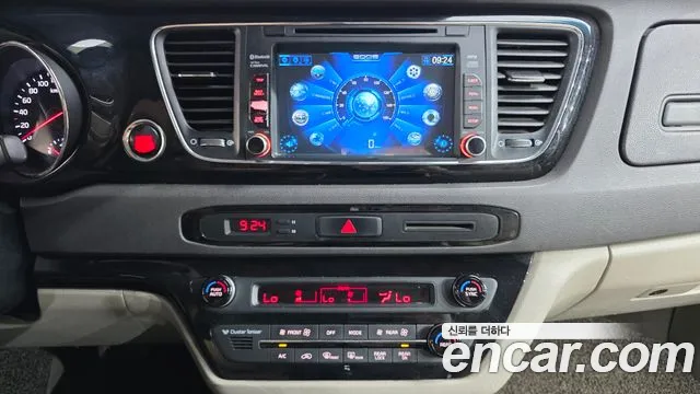 Kia Carnival 2015 thumb 7