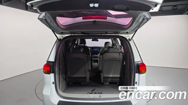 Kia Carnival 2015 thumb 3