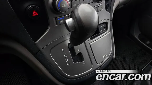 Hyundai Staria 2013 thumb 8