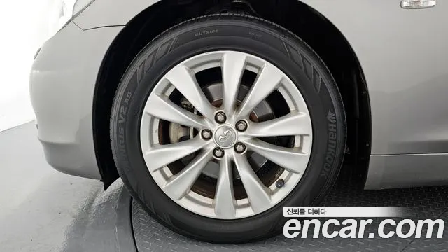 Infiniti M 2010 thumb 5