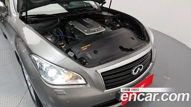Infiniti M 2010 thumb 6