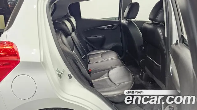 Chevrolet Spark 2022 thumb 2