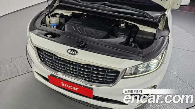 Kia Carnival 2018 thumb 12