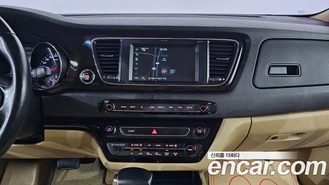 Kia Carnival 2018 thumb 9