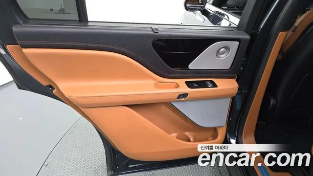 Lincoln Aviator 2022 thumb 10