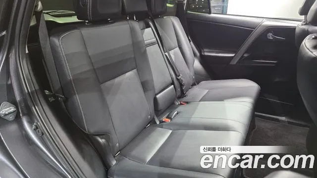 Toyota RAV4 2018 thumb 8