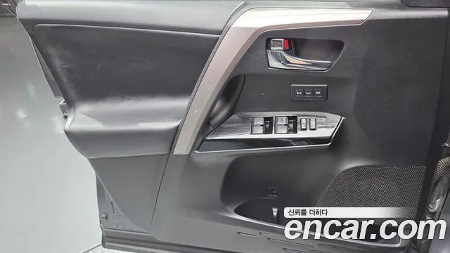 Toyota RAV4 2018 thumb 6