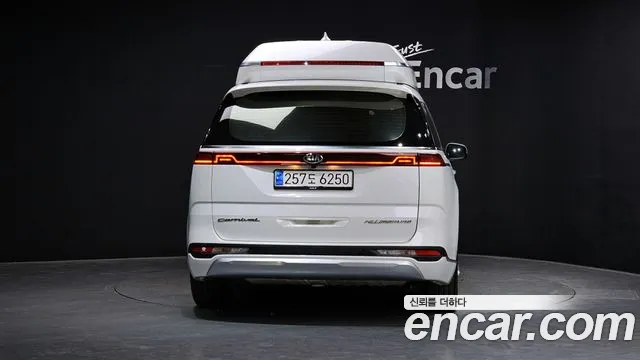 Kia Carnival 2021 thumb 12