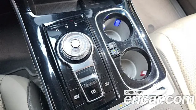 Kia Carnival 2021 thumb 9