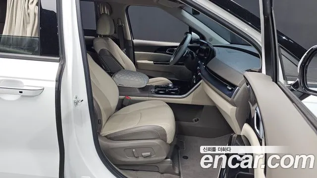 Kia Carnival 2021 thumb 11