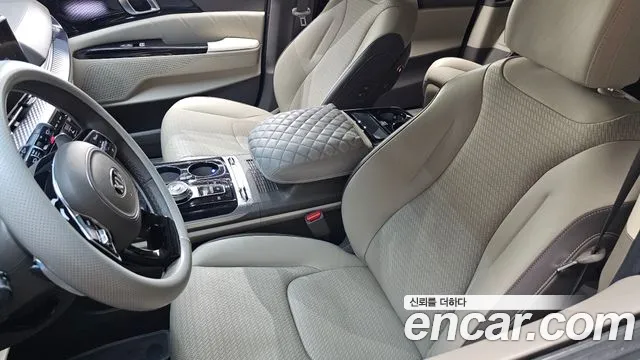 Kia Carnival 2021 thumb 3