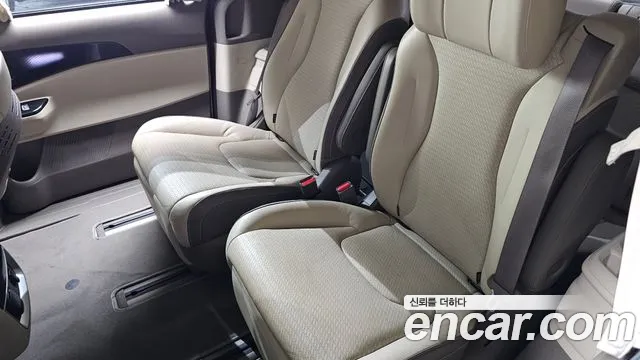 Kia Carnival 2021 thumb 7