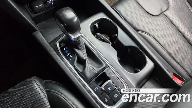 Hyundai Santa Fe 2018 thumb 12