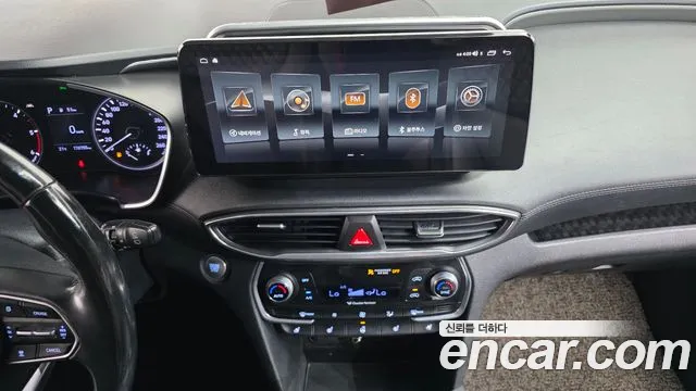 Hyundai Santa Fe 2018 thumb 9