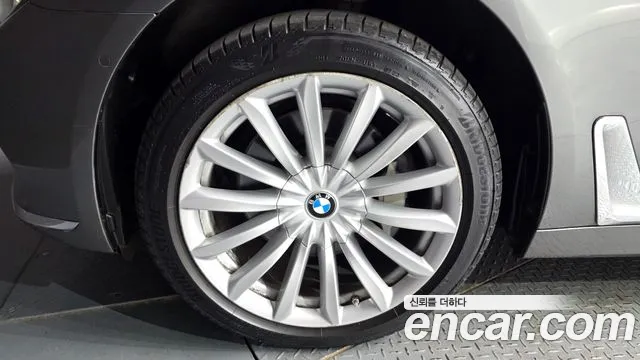 BMW 7 серии 2015 thumb 11