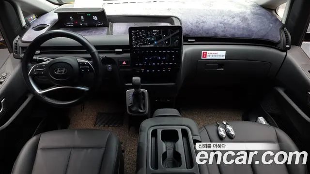 Hyundai Staria 2024 thumb 10