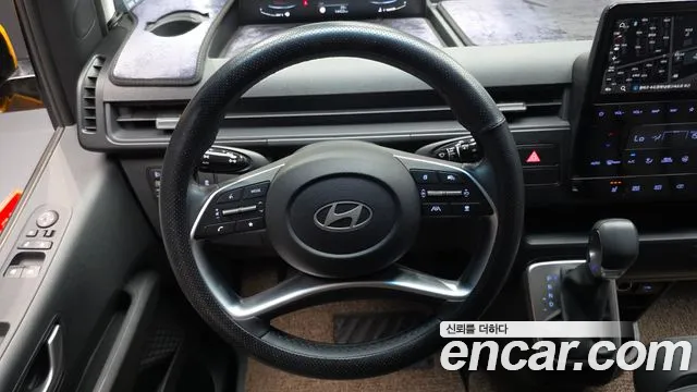 Hyundai Staria 2024 thumb 6
