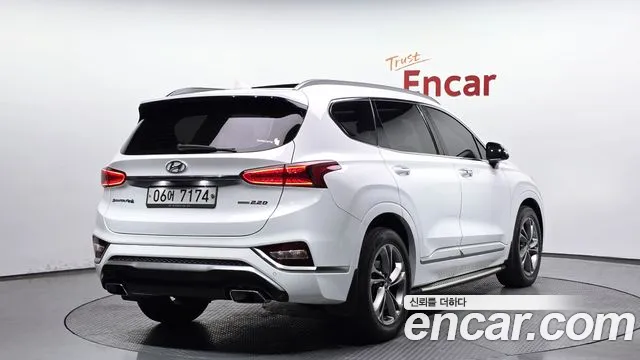 Hyundai Santa Fe 2018 thumb 2