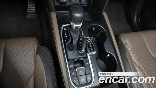 Hyundai Santa Fe 2018 thumb 9
