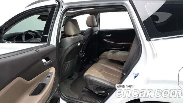 Hyundai Santa Fe 2018 thumb 12