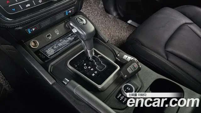 KGM Rexton 2019 thumb 9