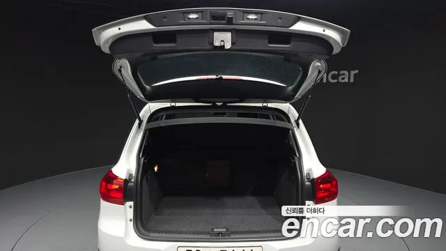 Volkswagen Tiguan 2015 thumb 9