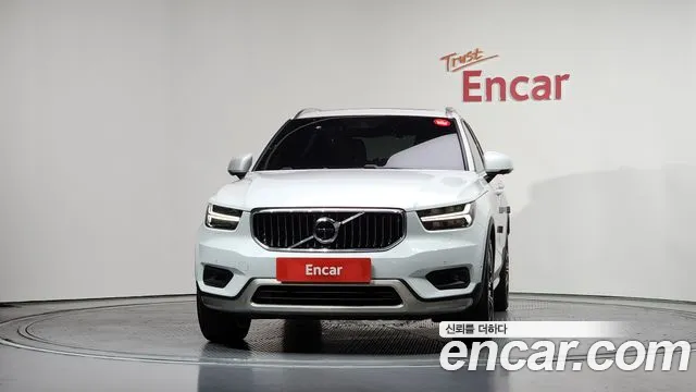 Volvo XC40 2021 thumb 11