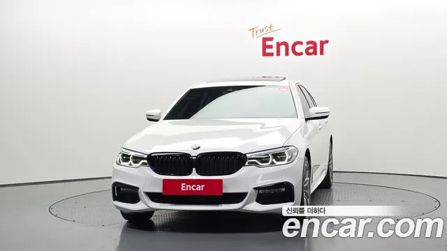 BMW 5 серии 2018 thumb 2