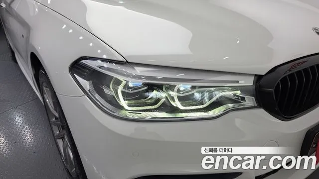 BMW 5 серии 2018 thumb 5