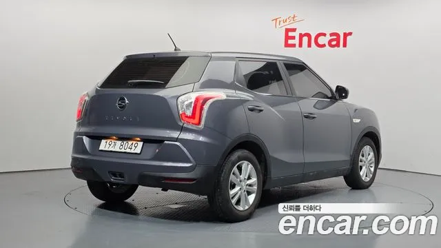 KGM Tivoli 2015 thumb 9