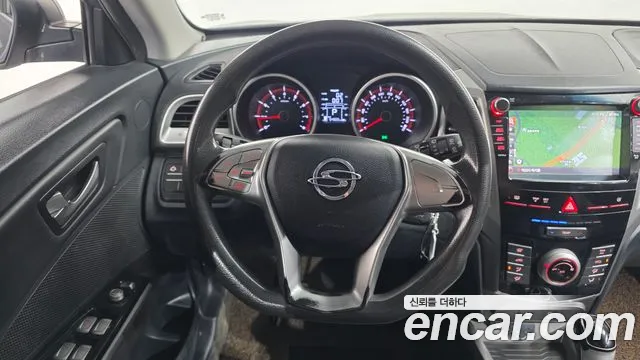 KGM Tivoli 2015 thumb 5