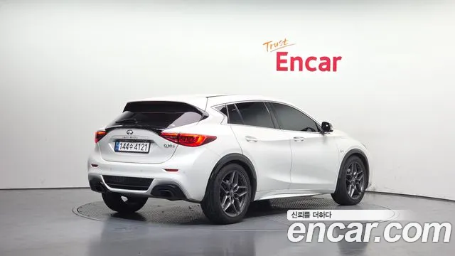 Infiniti Q30 2017 thumb 10