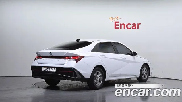 Hyundai Elantra 2023 thumb 8
