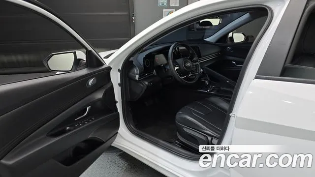 Hyundai Elantra 2023 thumb 9