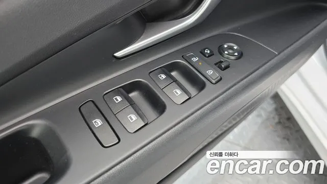 Hyundai Elantra 2023 thumb 5
