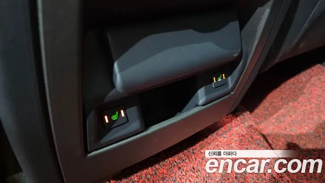 Land Rover Discovery 2015 thumb 10