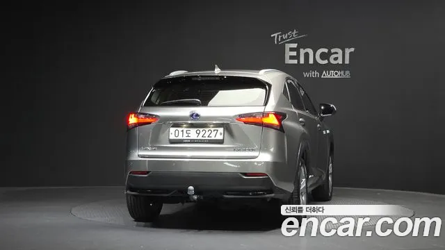 Lexus NX 2017 thumb 4