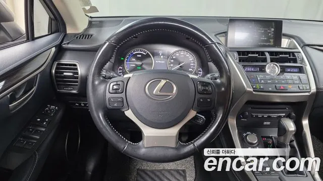 Lexus NX 2017 thumb 3