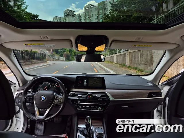 BMW 5 серии 2018 thumb 3