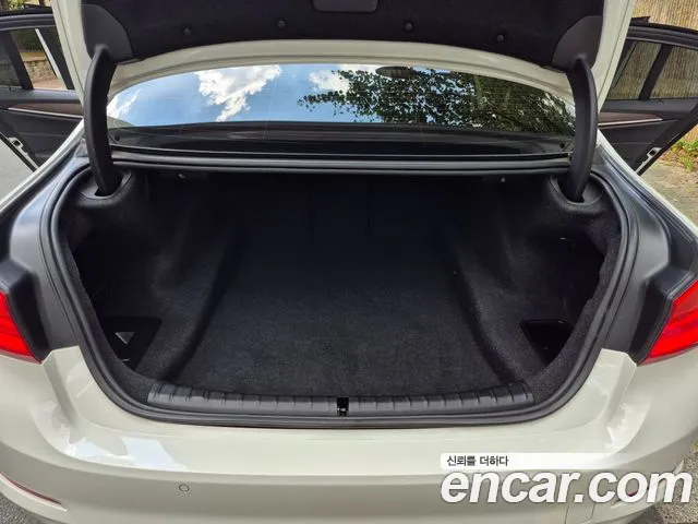 BMW 5 серии 2018 thumb 11