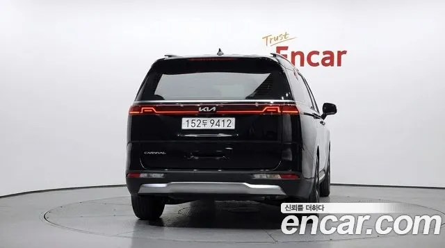 Kia Carnival 2022 thumb 4