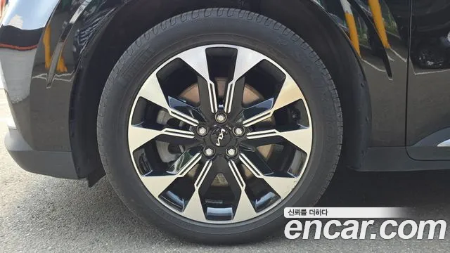 Kia Carnival 2022 thumb 9